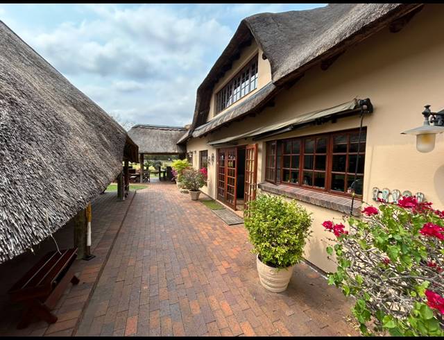 4 BEDROOM HOUSE FOR SALE IN BROEDERSTROOM